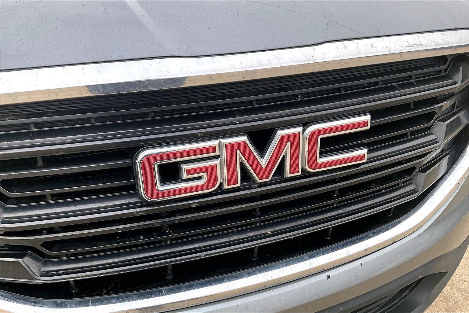 Used 2019 GMC Terrain SLE w/ Driver Convenience Package FWD image 3
