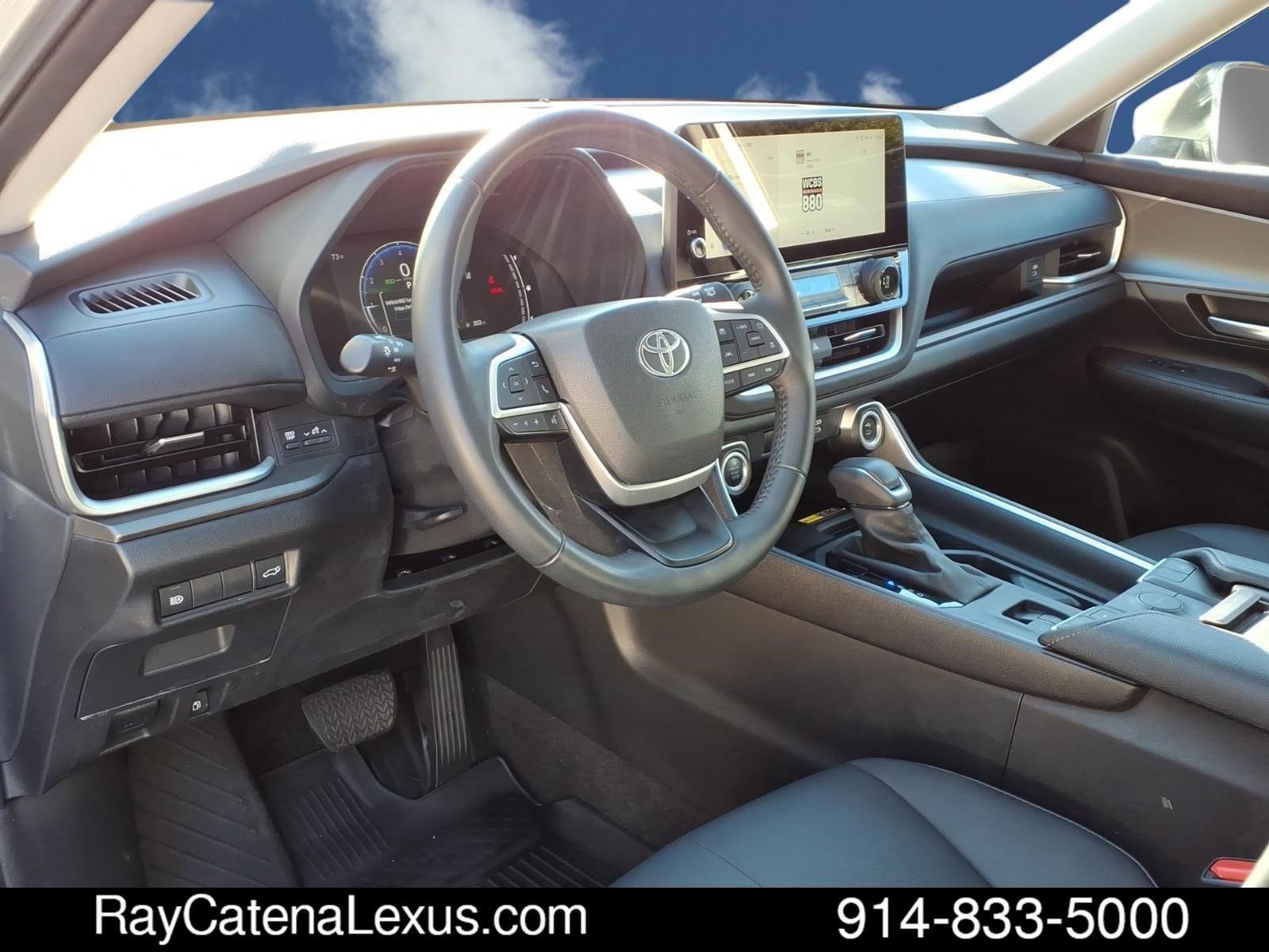 Used 2024 Toyota Grand Highlander AWD image 9