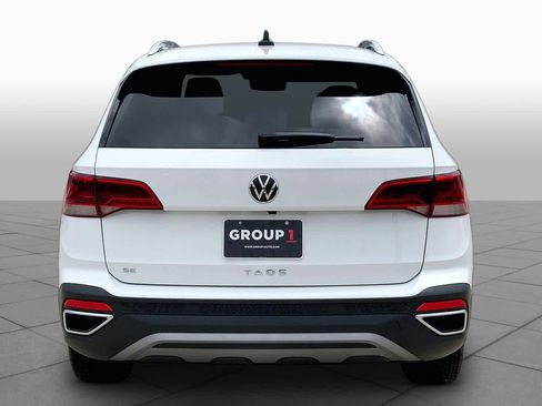 Used 2024 Volkswagen Taos SE FWD image 5
