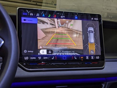 New 2025 Volkswagen Tiguan SE image 17