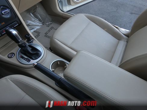 Used 2014 Volkswagen Beetle TDI FWD image 54