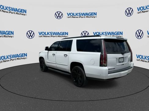 Used 2018 Cadillac Escalade ESV Luxury RWD image 6