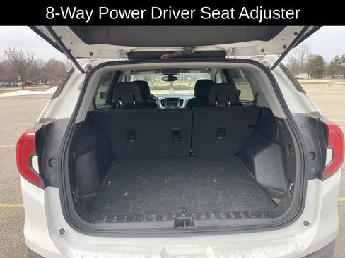 Used 2018 GMC Terrain SLE w/ Driver Convenience Package image 8