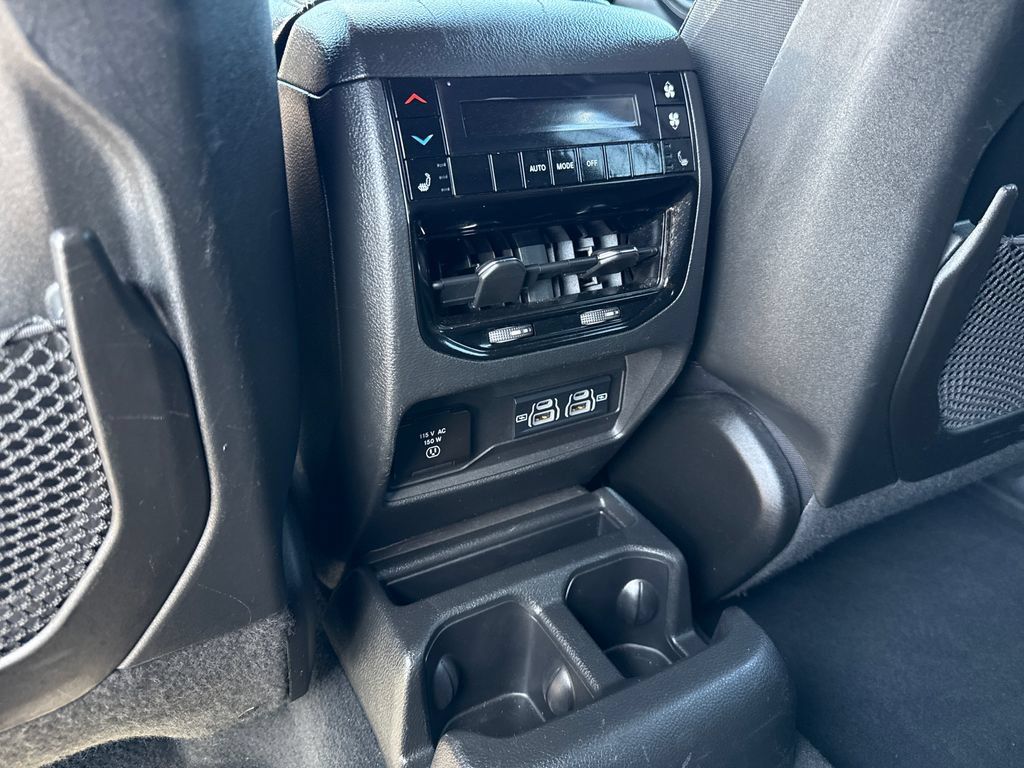 Used 2024 Jeep Grand Cherokee L Limited w/ Luxury Tech Group II AWD/4WD image 46