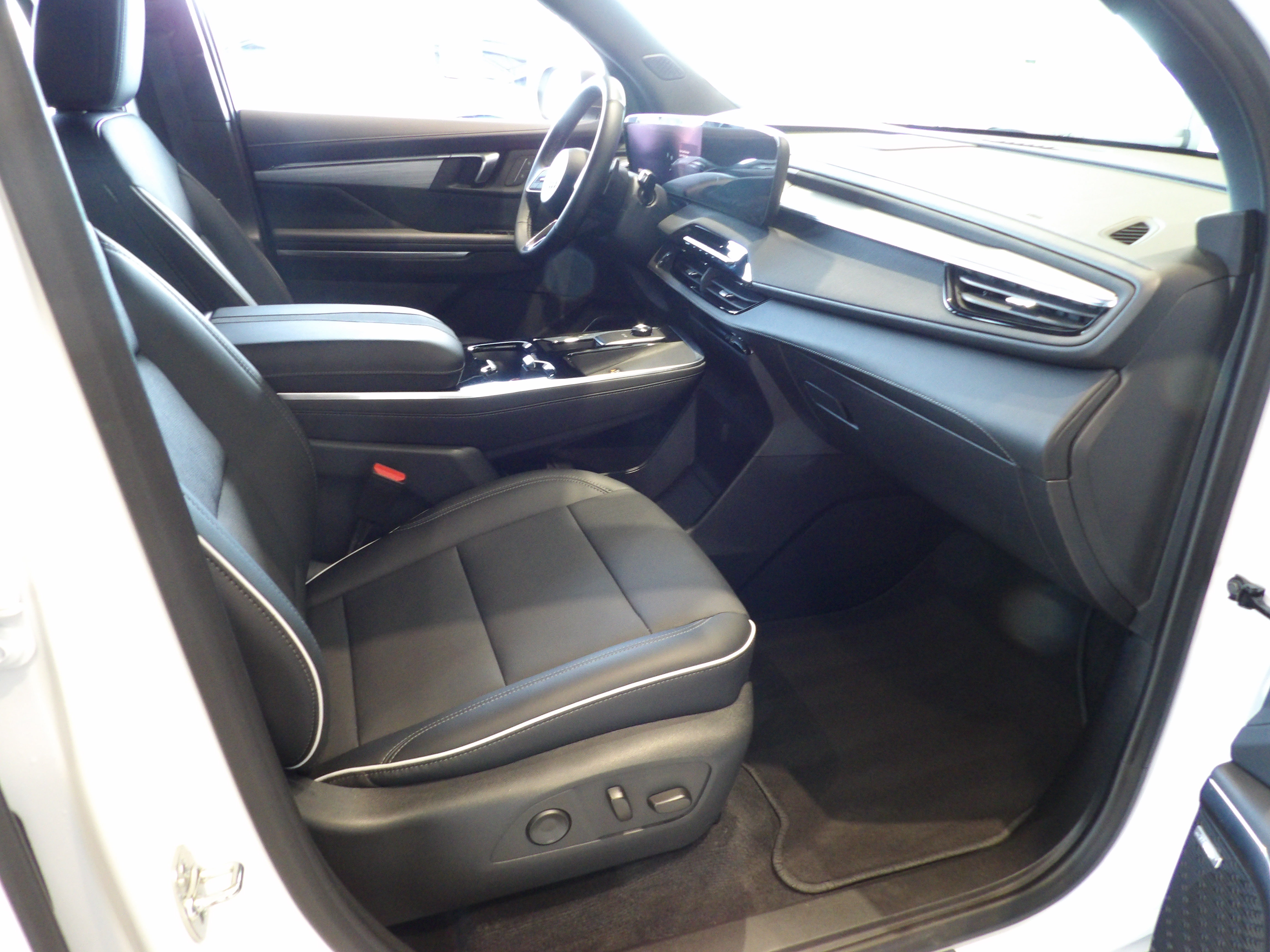 Used 2026 Buick Enclave Preferred AWD/4WD image 26