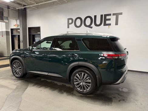 Used 2023 Nissan Pathfinder SL w/ SL Premium Package image 6