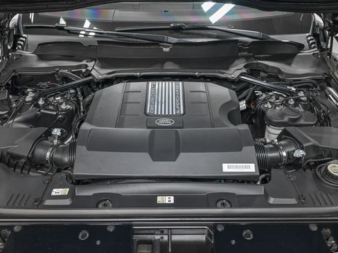 Used 2022 Land Rover Range Rover P525 Westminster Edition image 12