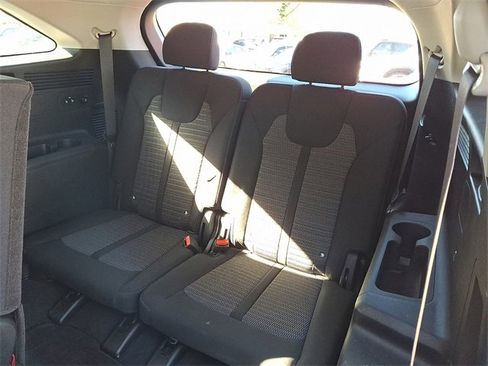 Certified 2025 Kia Sorento LX image 8