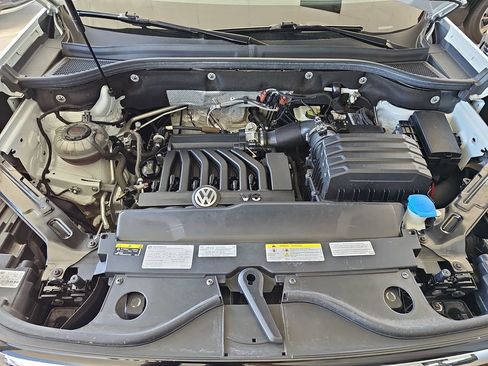 Used 2021 Volkswagen Atlas Cross Sport SE AWD/4WD image 35