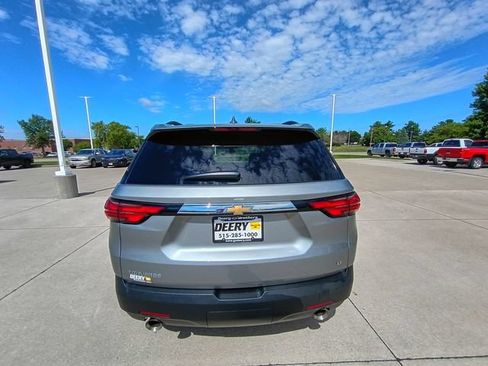 Used 2023 Chevrolet Traverse LT FWD image 11