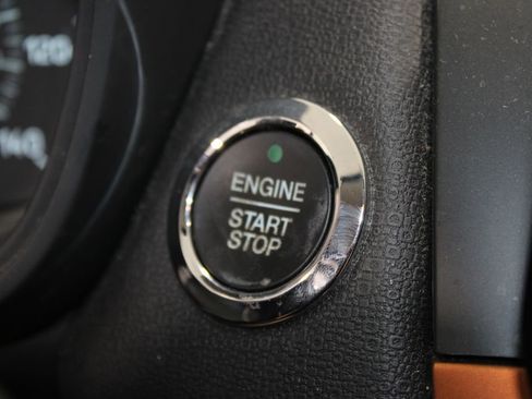 Used 2021 Ford EcoSport SE w/ SE Convenience Package image 26