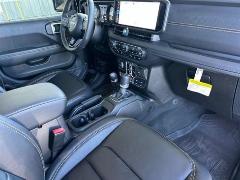 Used 2025 Jeep Wrangler Unlimited Rubicon 392 AWD/4WD image 15