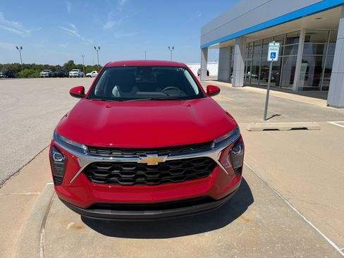 New 2026 Chevrolet Trax LS w/ LS Convenience Package image 2