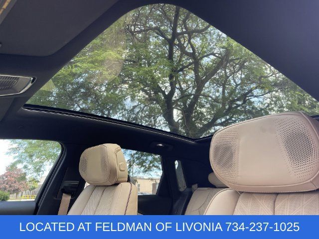Used 2024 Cadillac Lyriq Luxury w/ Nappa Leather Package AWD/4WD image 18