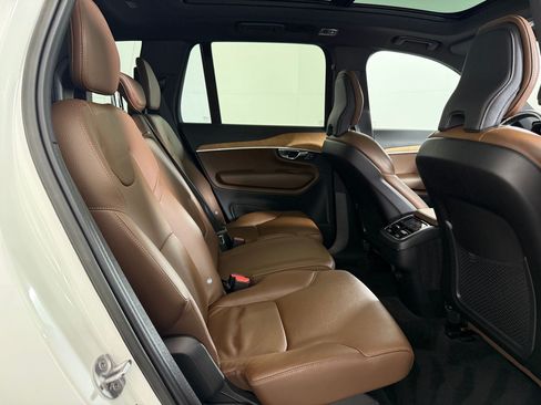 Used 2022 Volvo XC90 T6 Momentum w/ Protection Package Premier AWD/4WD image 27