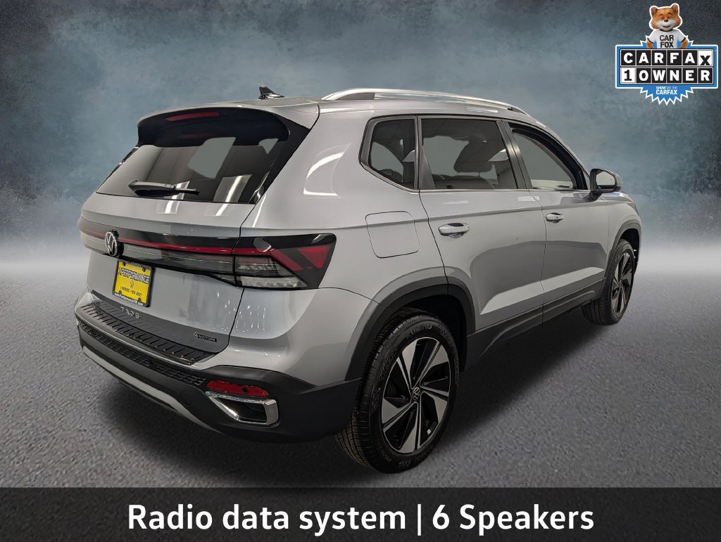 Used 2025 Volkswagen Taos SE w/ Panoramic Sunroof Package AWD/4WD image 5