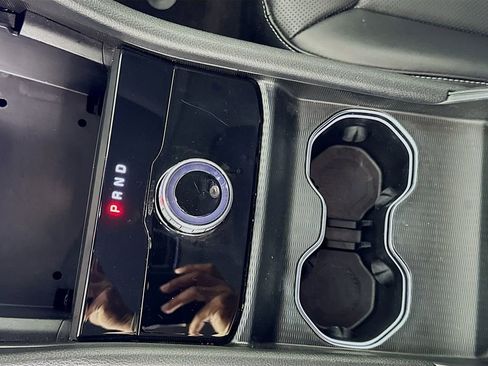 Used 2024 Jeep Grand Cherokee Limited w/ Luxury Tech Group II image 17