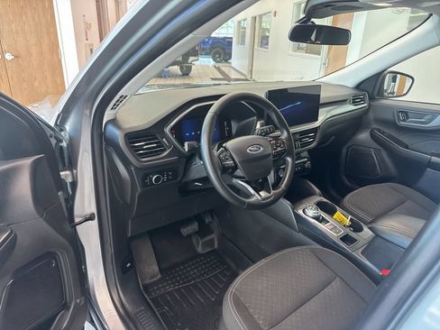 Used 2024 Ford Escape Active w/ Tech Pack #1 AWD/4WD image 2