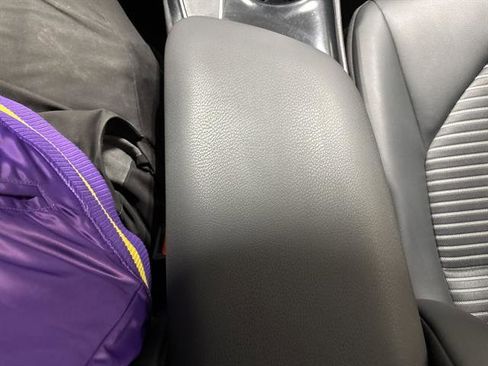 Used 2020 Toyota Camry SE image 13