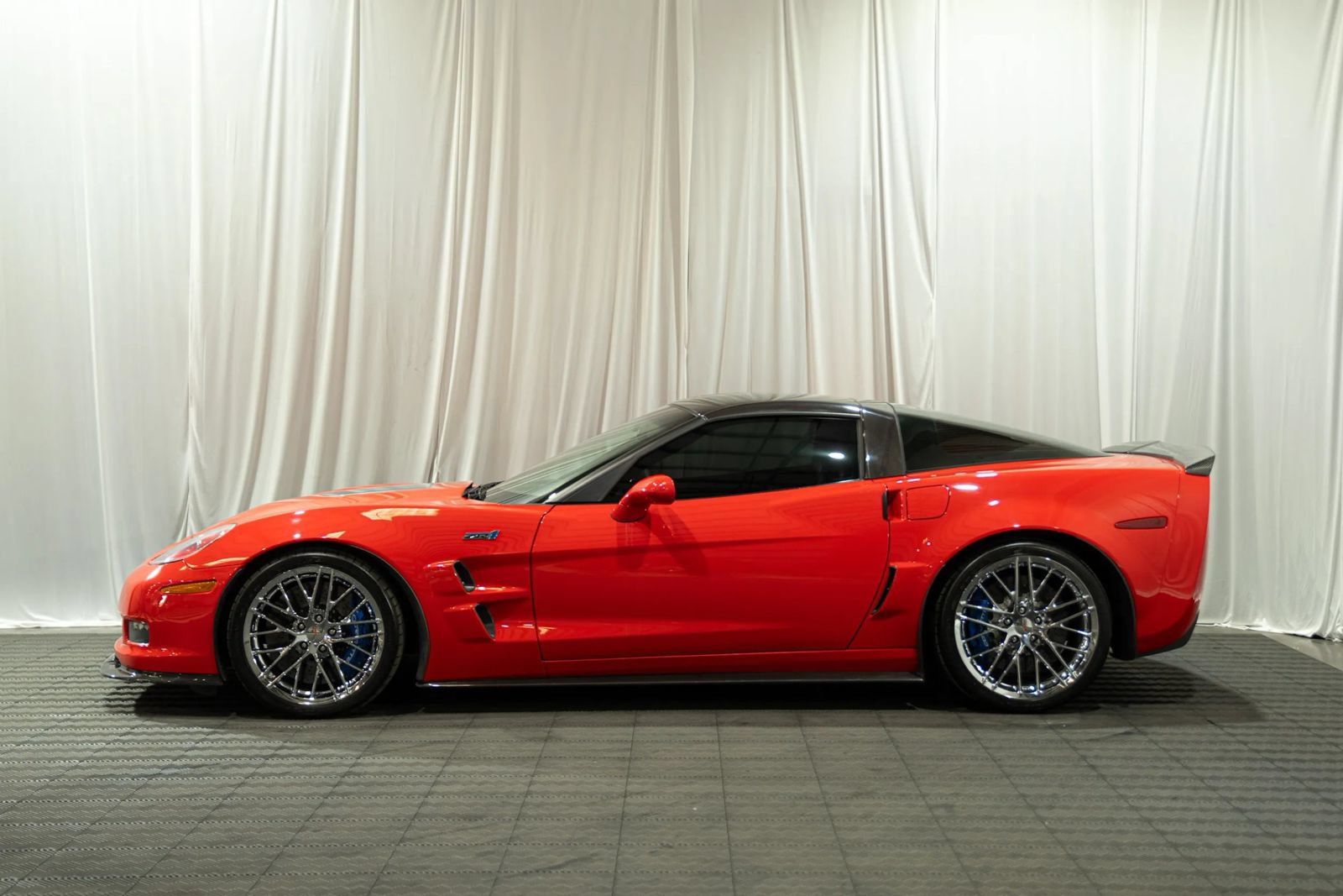 Used 2010 Chevrolet Corvette ZR1 w/ Preferred Equipment Group RWD image 4