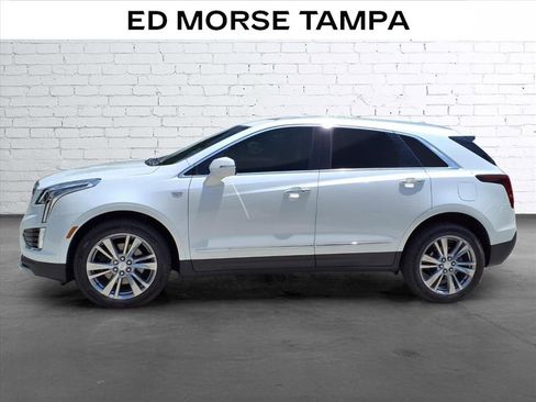 Used 2024 Cadillac XT5 Premium Luxury FWD image 2