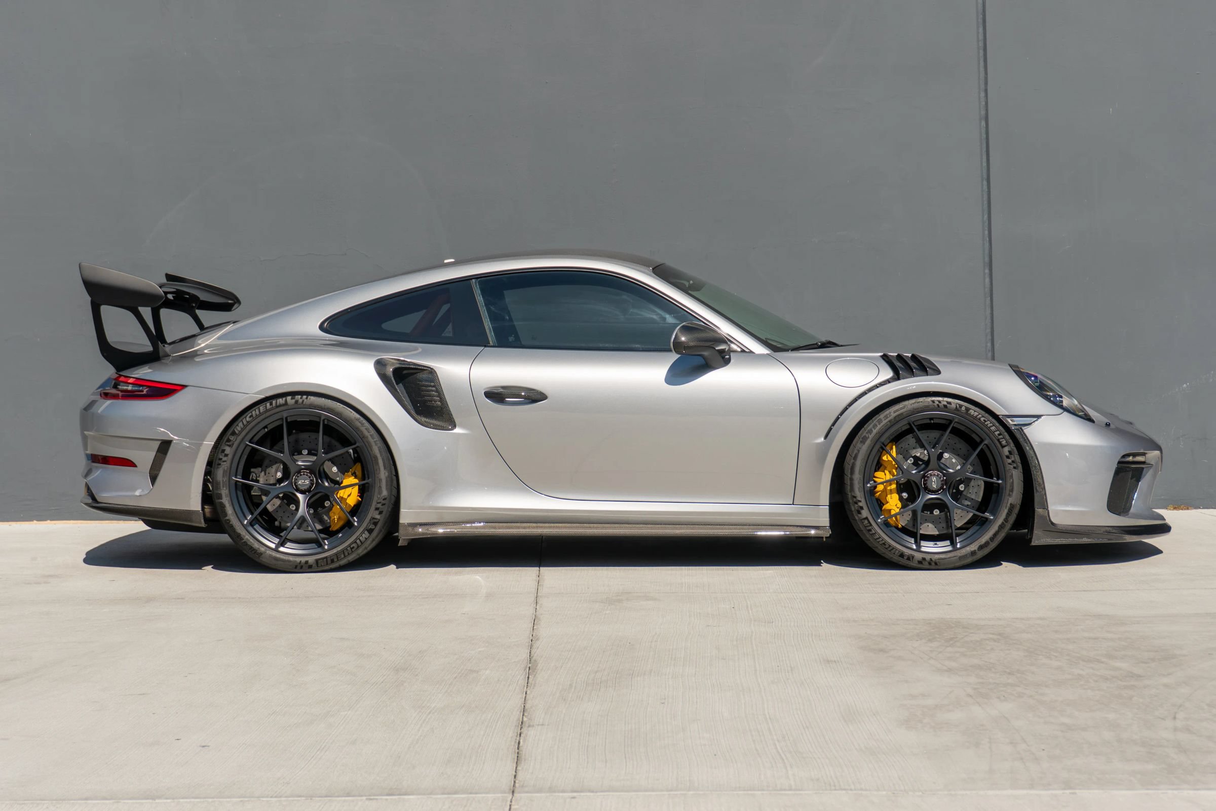 Used 2019 Porsche 911 GT3 RS RWD image 5