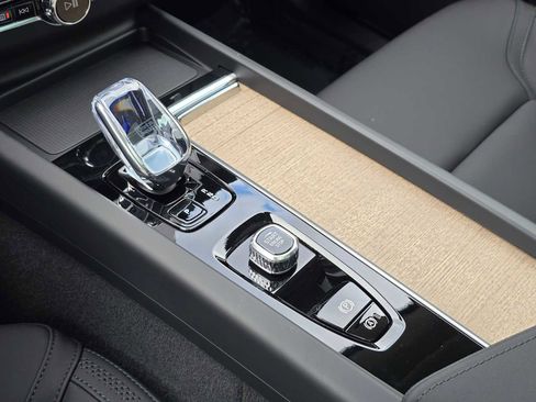 New 2026 Volvo XC60 T8 Plus w/ Protection Package Premier image 26