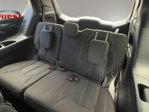 Used 2019 Chrysler Pacifica Touring Plus w/ Advanced Safetytec Group FWD image 23