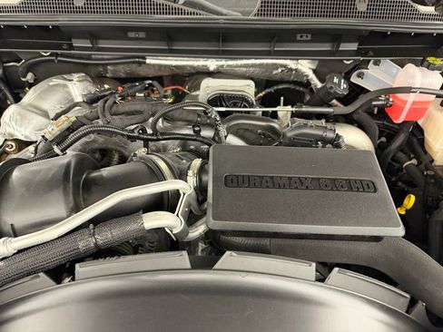 Used 2025 Chevrolet Silverado 2500 LTZ w/ LTZ Convenience Package AWD/4WD image 35