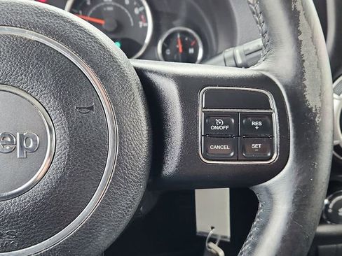 Used 2015 Jeep Wrangler Sahara image 36