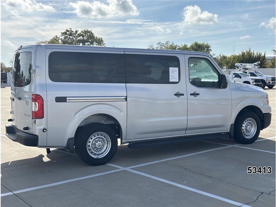 Used 2018 Nissan NV 3500 S RWD image 2
