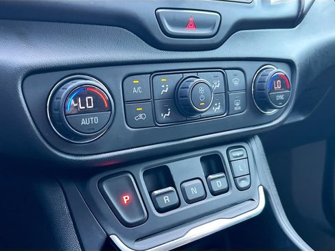 Used 2018 GMC Terrain SLE w/ Driver Convenience Package FWD image 15