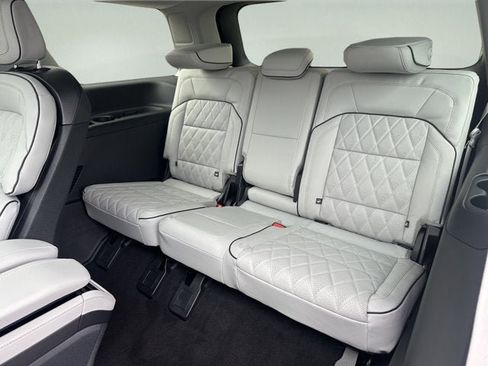 New 2026 Lincoln Navigator Black Label AWD/4WD image 12