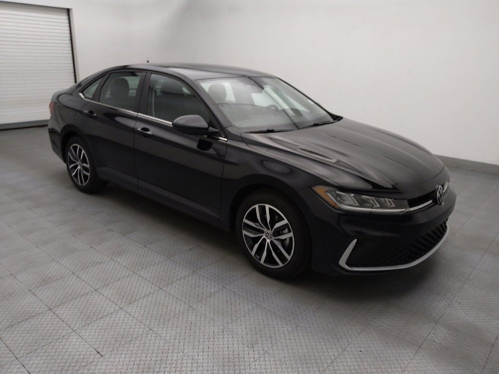 Used 2025 Volkswagen Jetta SE FWD image 11