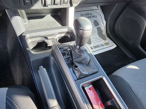 Used 2020 Toyota Tacoma TRD Sport image 40