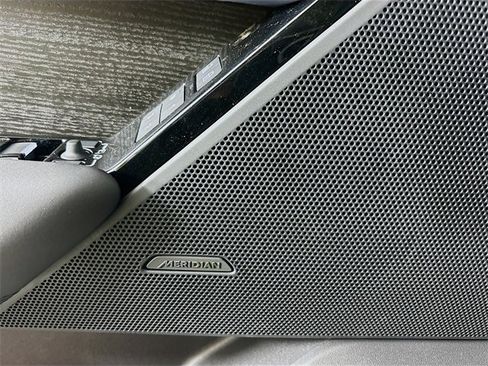 New 2026 Land Rover Range Rover Velar Dynamic SE image 20