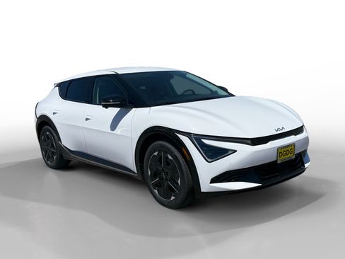 New 2026 Kia EV6 Wind RWD image 7