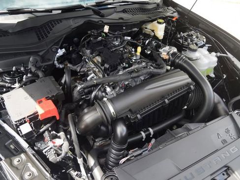 Used 2025 Ford Mustang Coupe RWD image 24