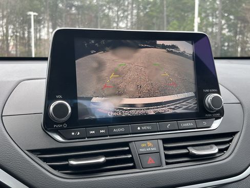 Used 2022 Nissan Altima 2.5 SV image 3