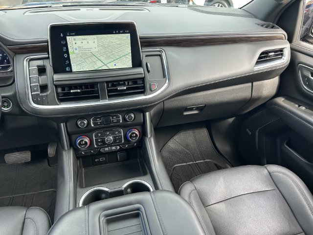 Used 2022 Chevrolet Tahoe Z71 w/ Luxury Package AWD/4WD image 17