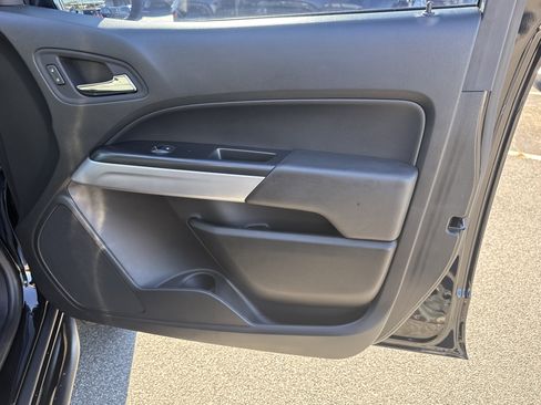 Used 2022 Chevrolet Colorado ZR2 image 19