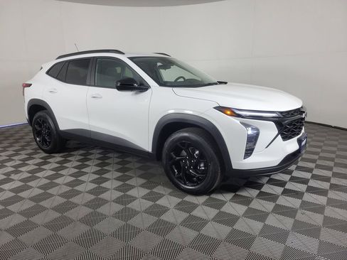 New 2026 Chevrolet Trax LT w/ Midnight Edition image 2