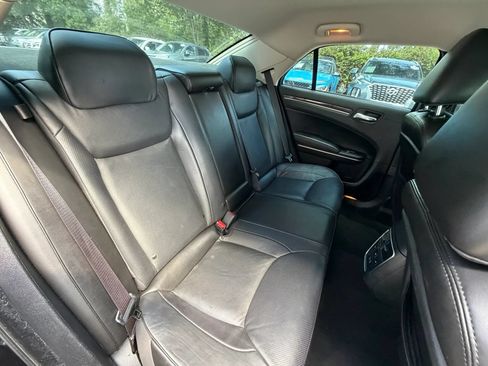 Used 2022 Chrysler 300 Touring L w/ Comfort Group RWD image 13