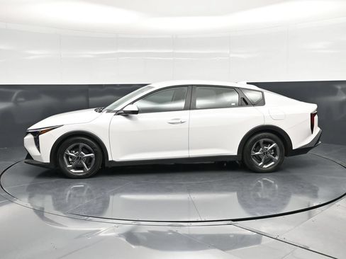 Used 2025 Kia K4 FWD image 6