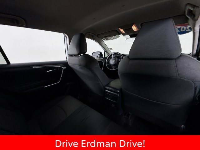 Used 2021 Toyota RAV4 XLE FWD image 29