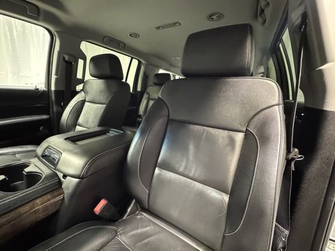 Used 2019 Chevrolet Suburban LT w/ LT Signature Package image 20