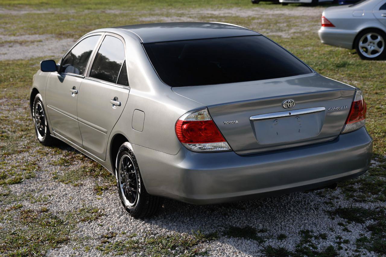 Used 2005 Toyota Camry LE FWD image 5