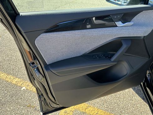 New 2025 Volkswagen Tiguan S image 14