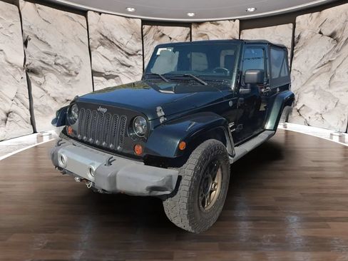 Used 2012 Jeep Wrangler Sahara w/ Connectivity Group AWD/4WD image 3