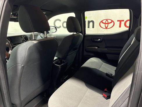Used 2022 Toyota Tacoma TRD Sport w/ Technology Package AWD/4WD image 18